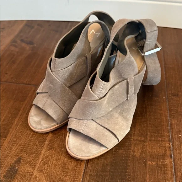 Marc Fisher Valen Suede Block Heels Sandals Ankle Strap - Picture 3 of 7